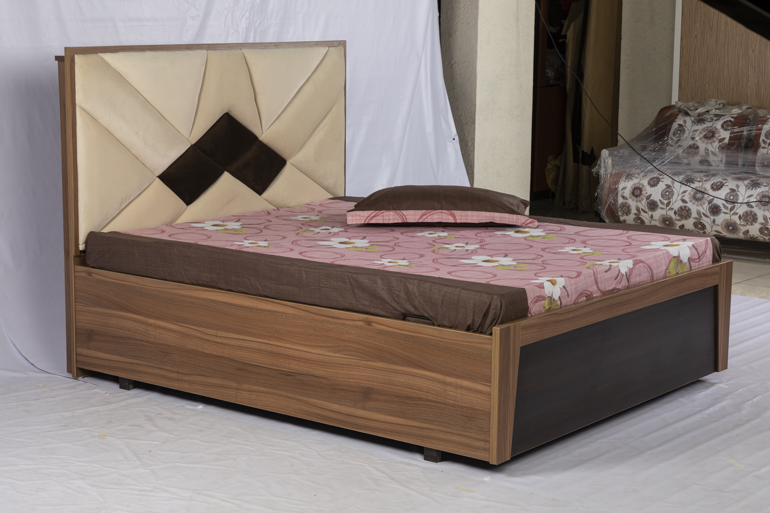 DB 753 Wooden Double Bed