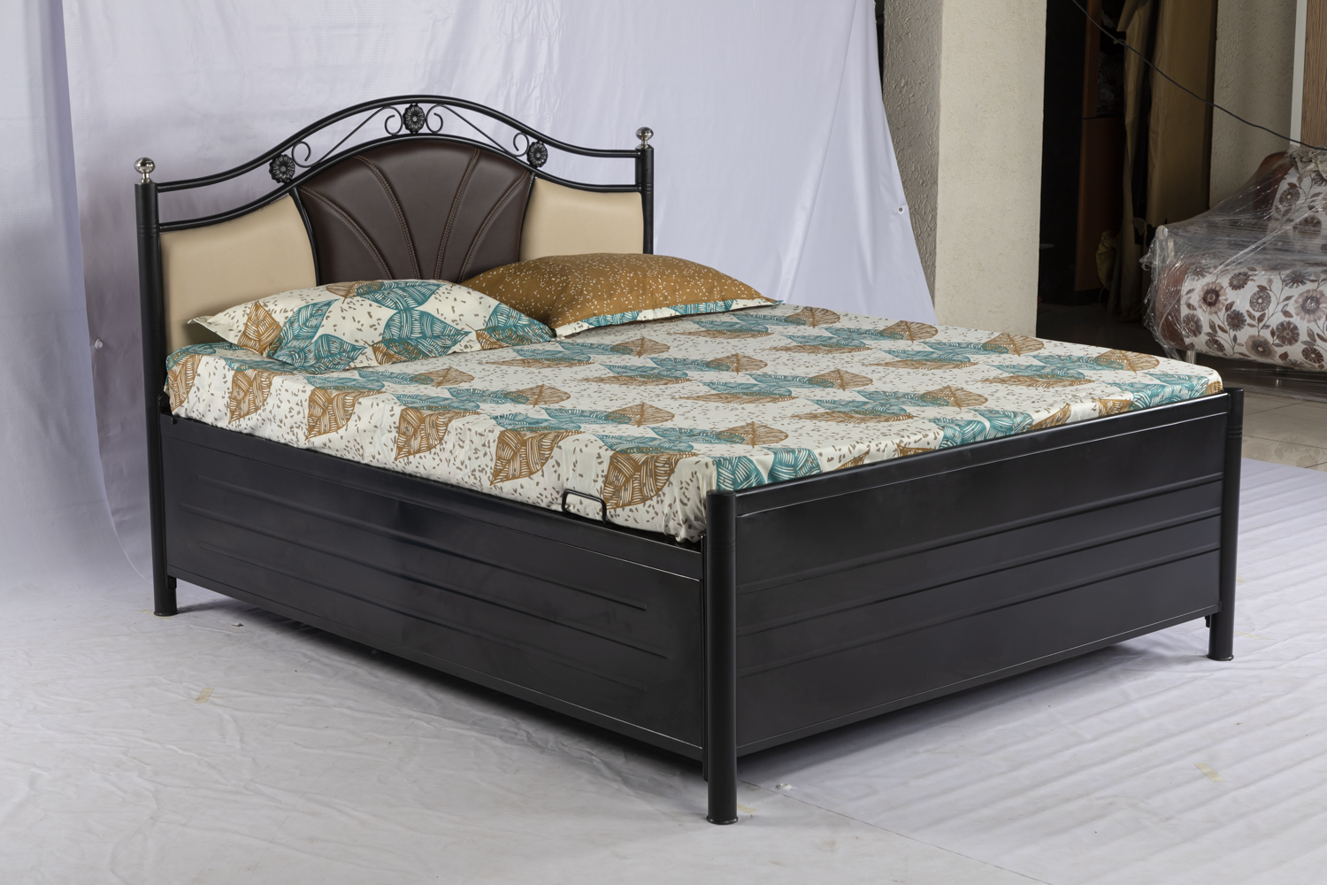 DB 758 – Metal Double Bed