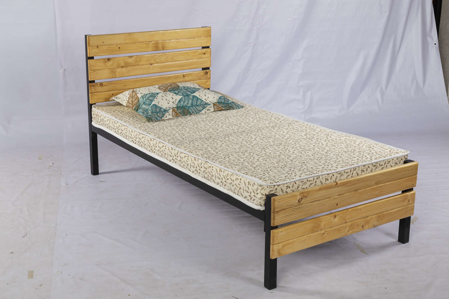 DB 761 Sada Bed